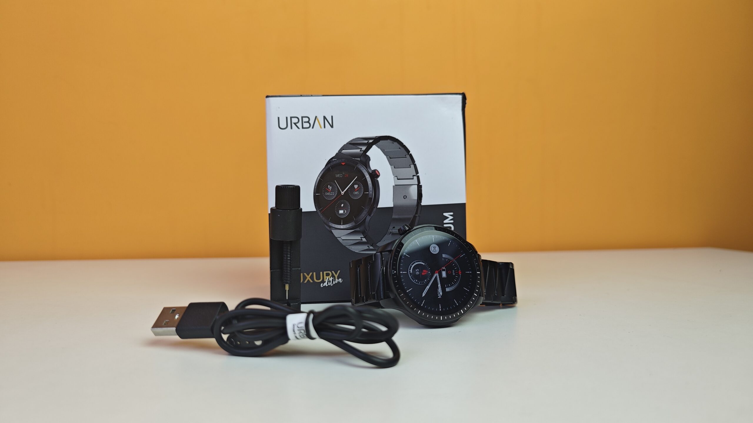 URBAN Titanium USW003 Smartwatch Black: A Stylish and Durable Smartwatch for Men